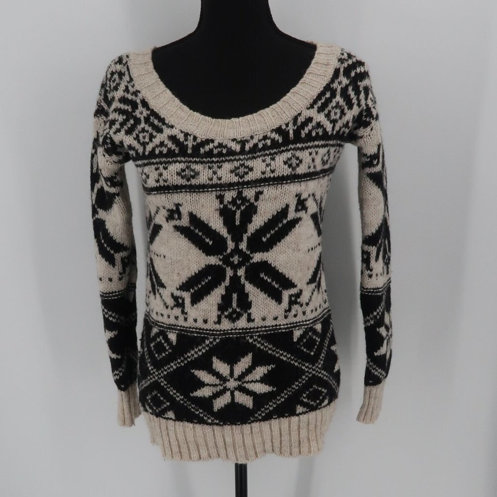American Eagle Outfitters Black Cream Snowflake Sweater Size XS